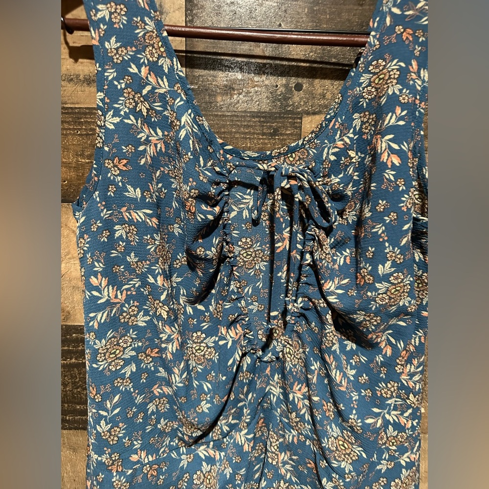 Daytrip women’s medium floral teal Tanktop - Picture 3 of 3